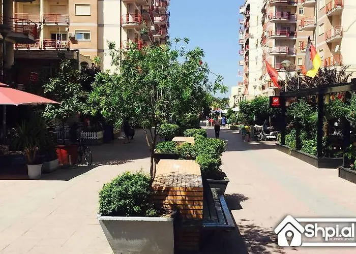 Livia * تيرانا